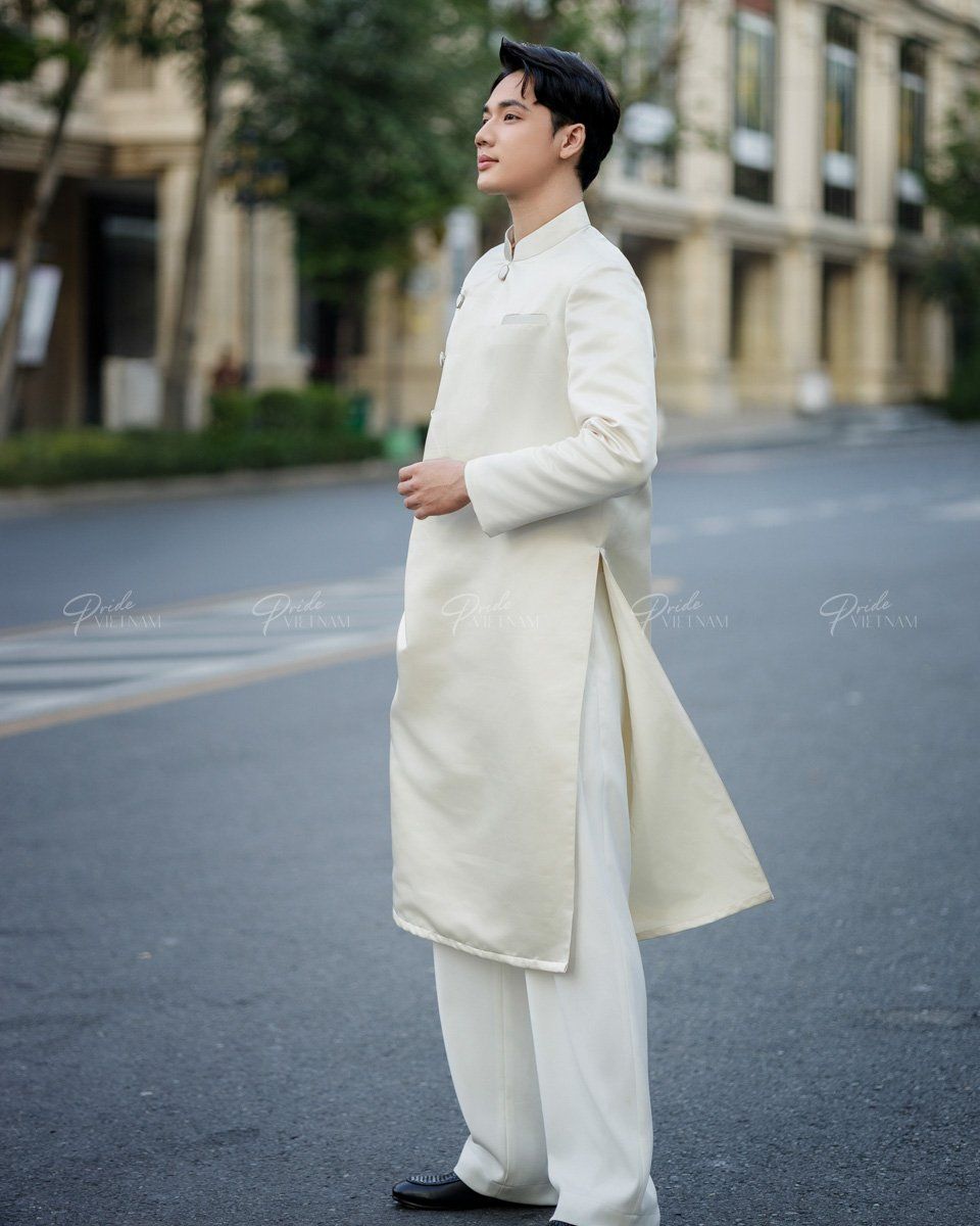 Áo Dài Gấm Nam Kem Pride Việt Nam