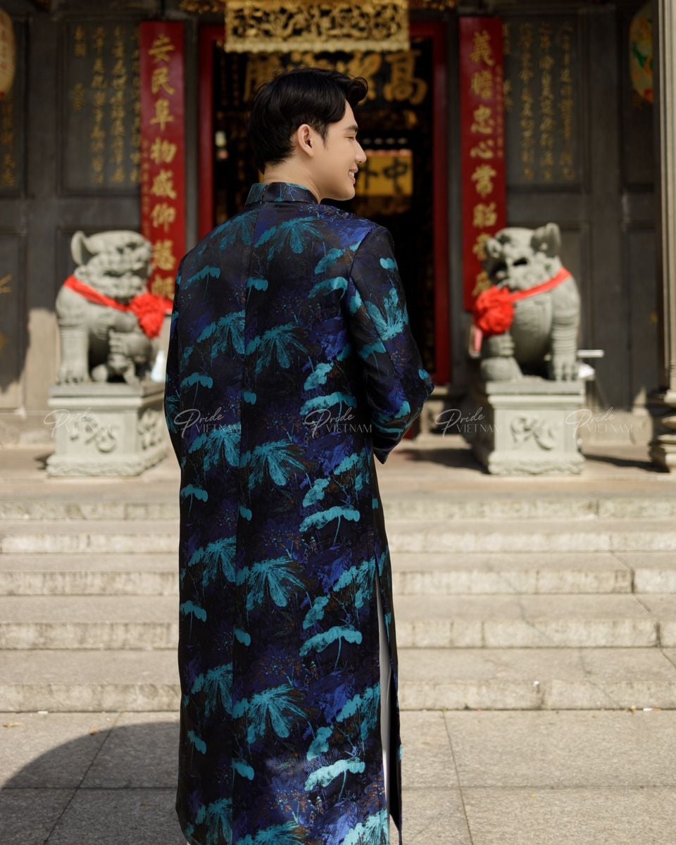 Áo Dài Gấm Nam Xanh Đen Họa Tiết Pride Việt Nam