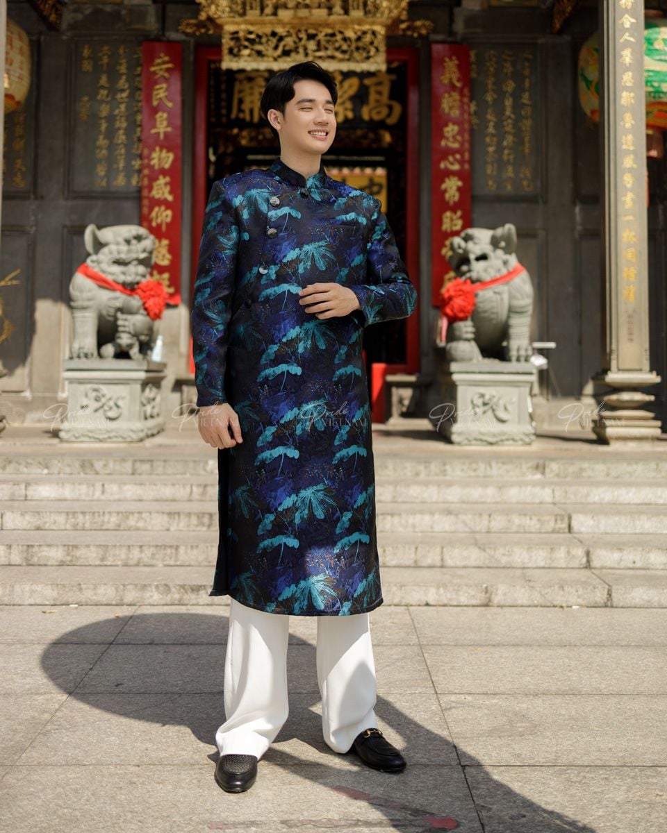 Áo Dài Gấm Nam Xanh Đen Họa Tiết Pride Việt Nam