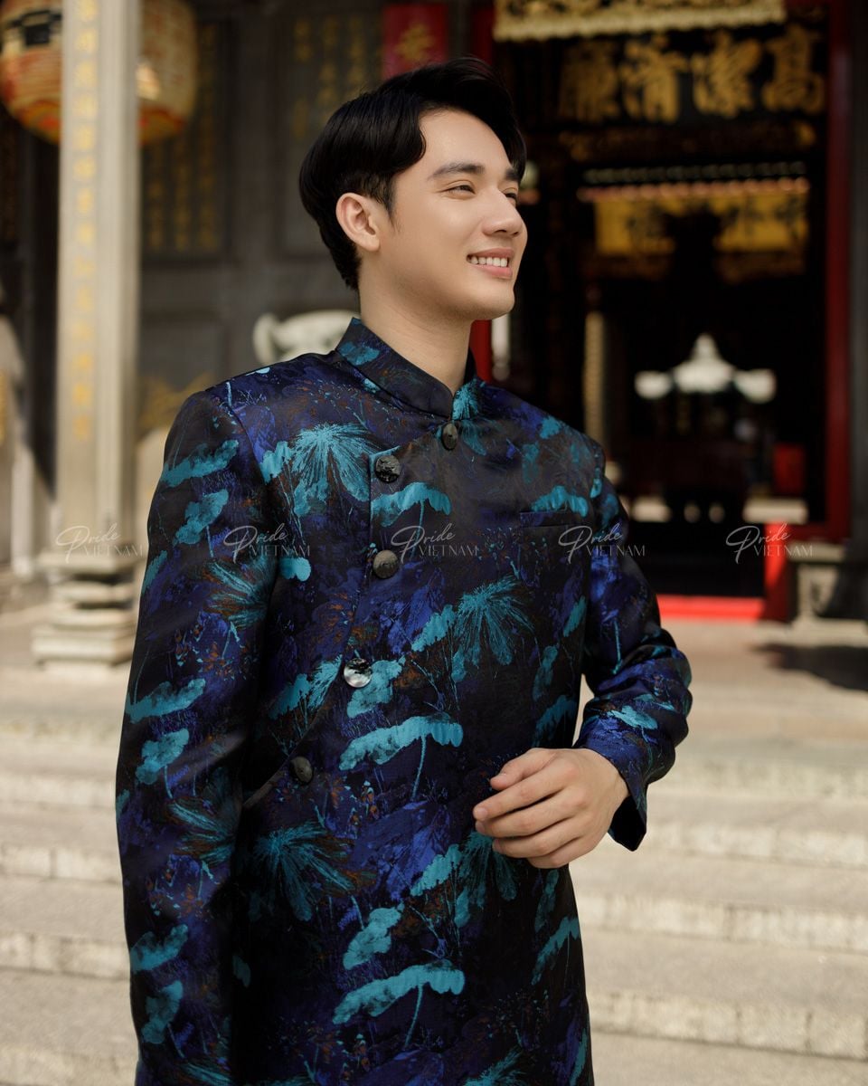 Áo Dài Gấm Nam Xanh Đen Họa Tiết Pride Việt Nam