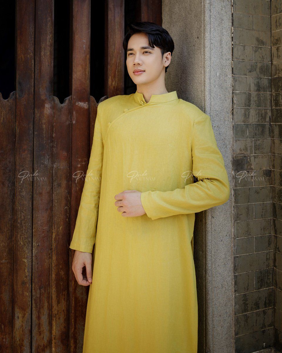 Áo Dài Linen Nam Vàng Pride Việt Nam
