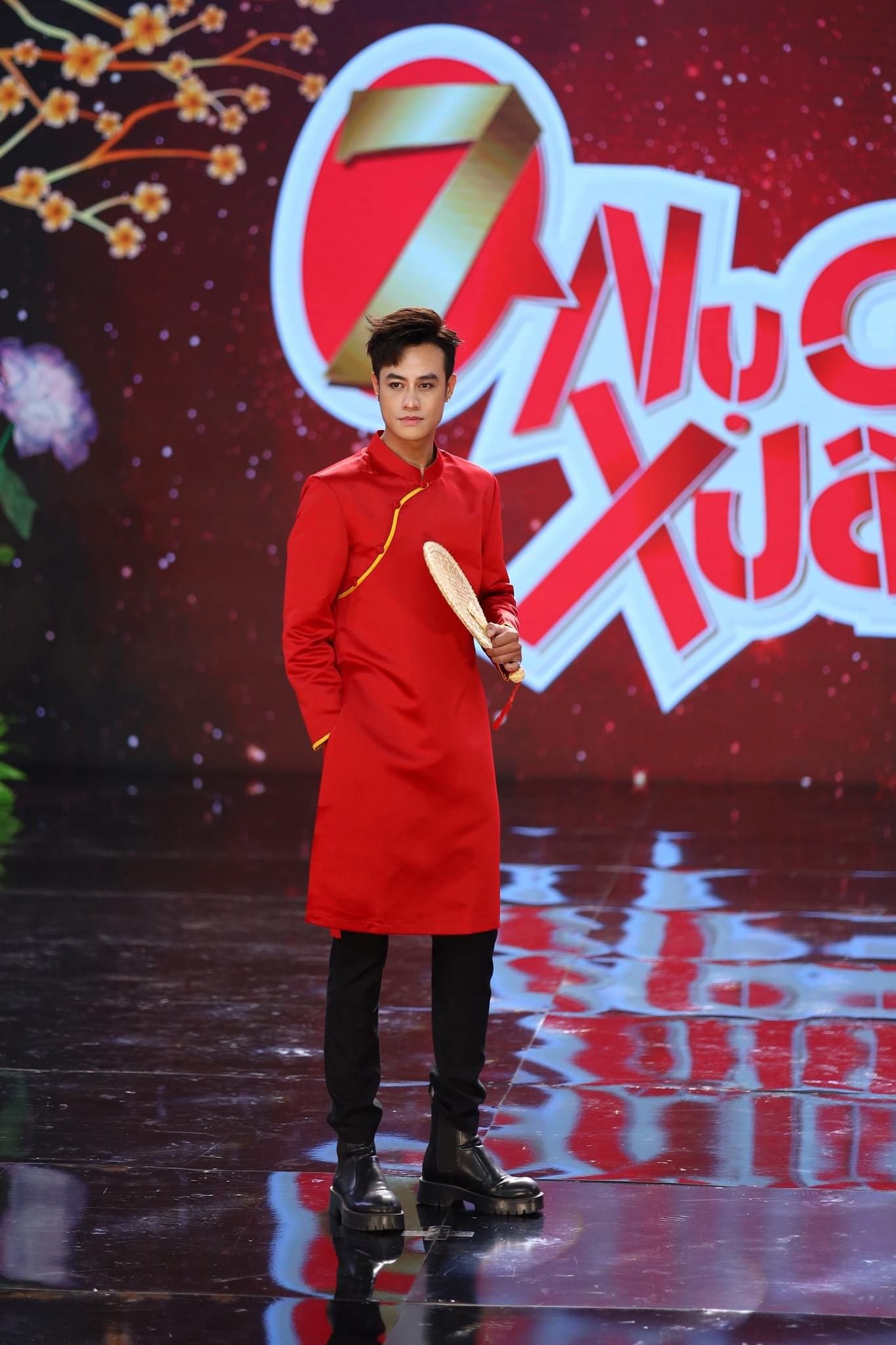 Áo Dài Nam Đỏ Trơn Viền Vàng