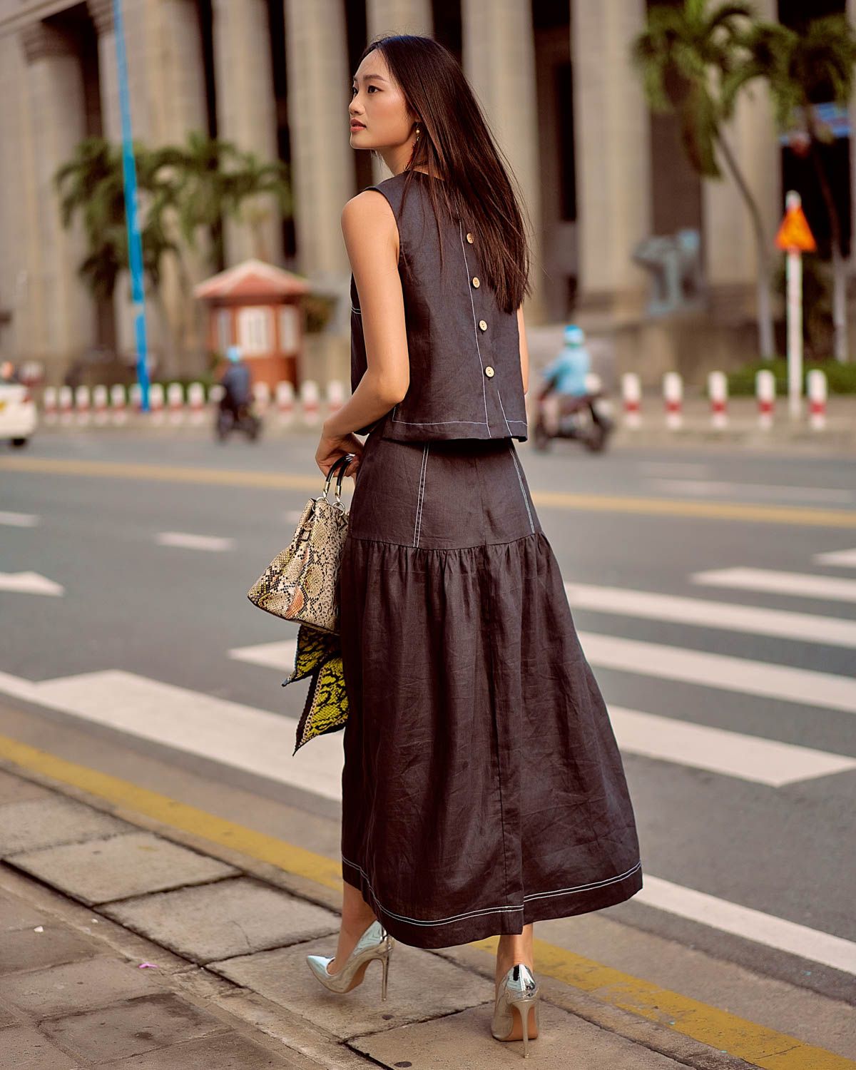 Áo Kiểu Linen Đen Summer Muse