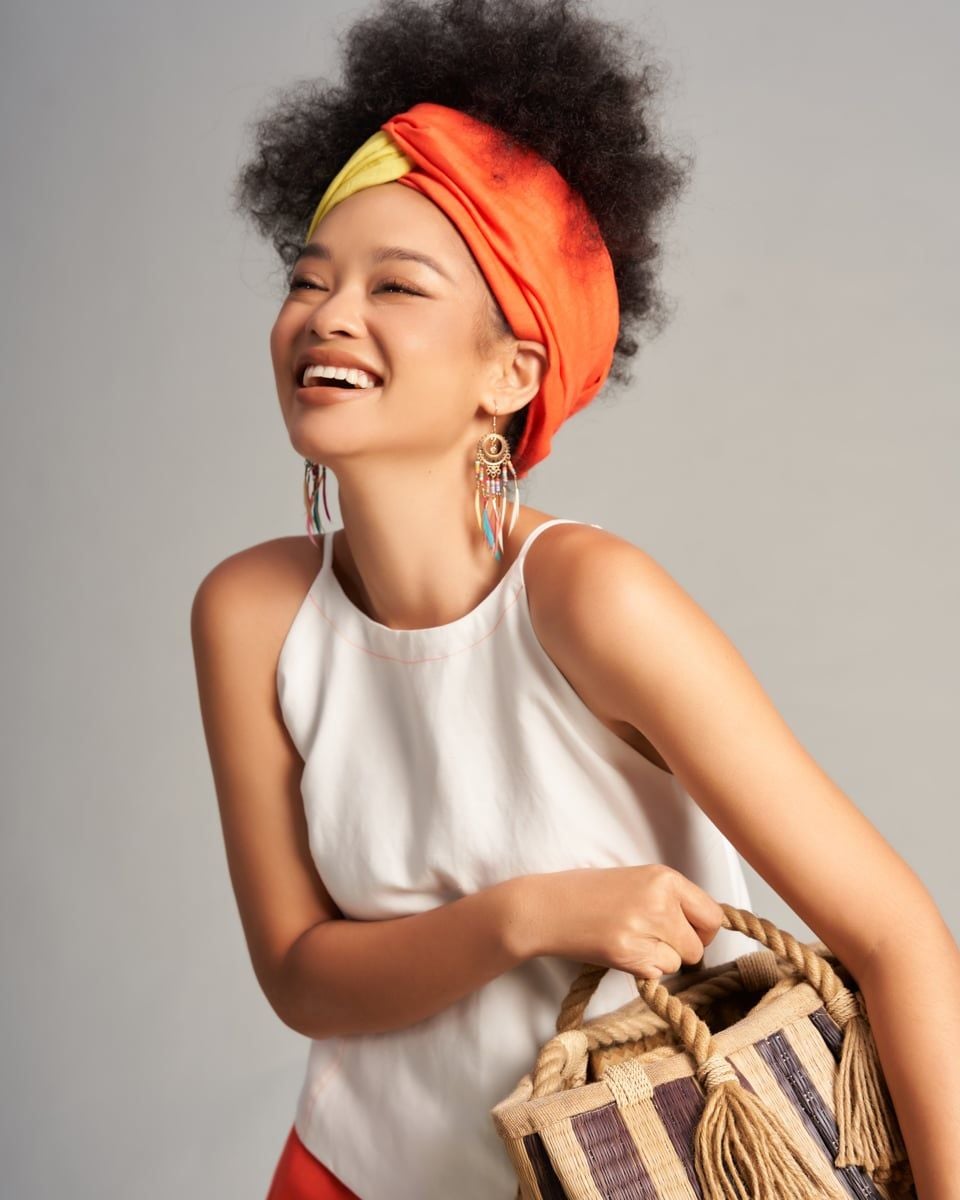 Áo Kiểu Linen Trắng Sắc Màu Tự Do