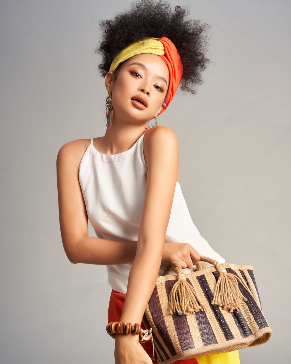 Áo Kiểu Linen Trắng Sắc Màu Tự Do