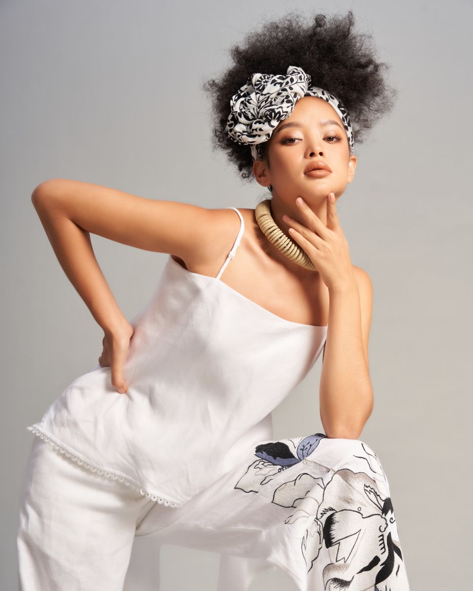Áo Kiểu Nữ Linen Trắng Sắc Màu Tự Do