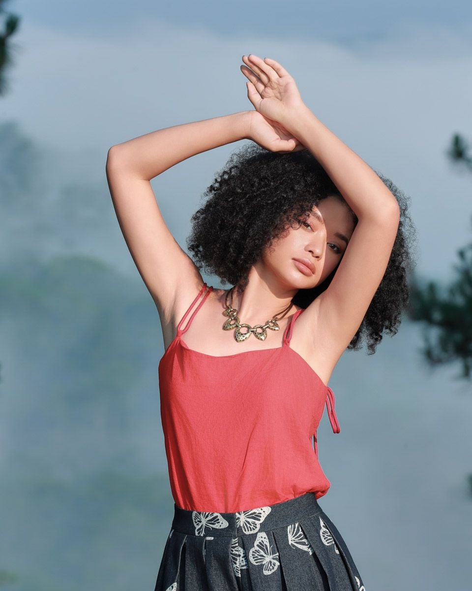 Áo Kiểu Linen Đỏ Into The Wood