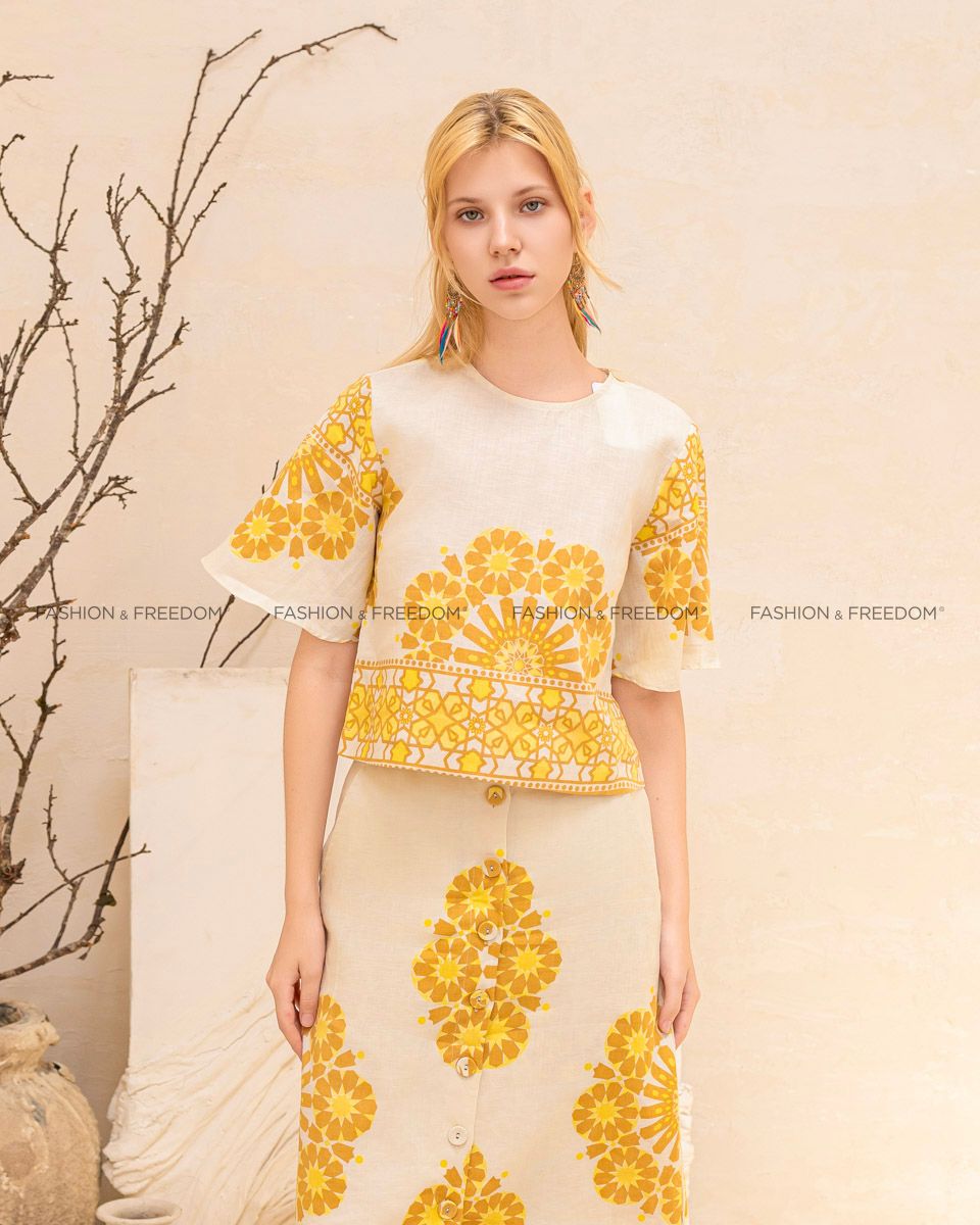 Áo Kiểu Nữ Linen Vàng Họa Tiết
