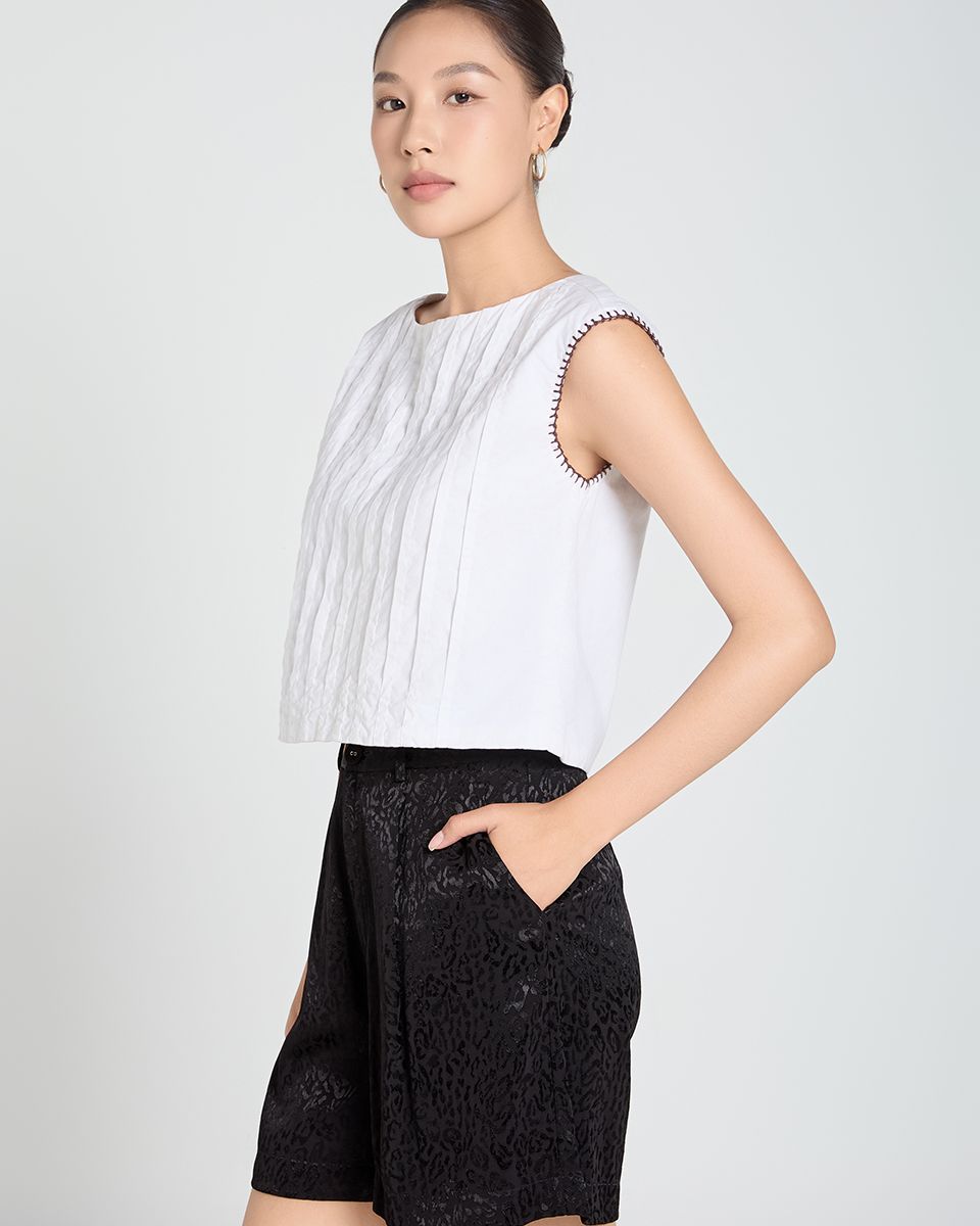 Quần Short Lụa Nữ Đen Họa Tiết A Touch Of Effortless Elegance