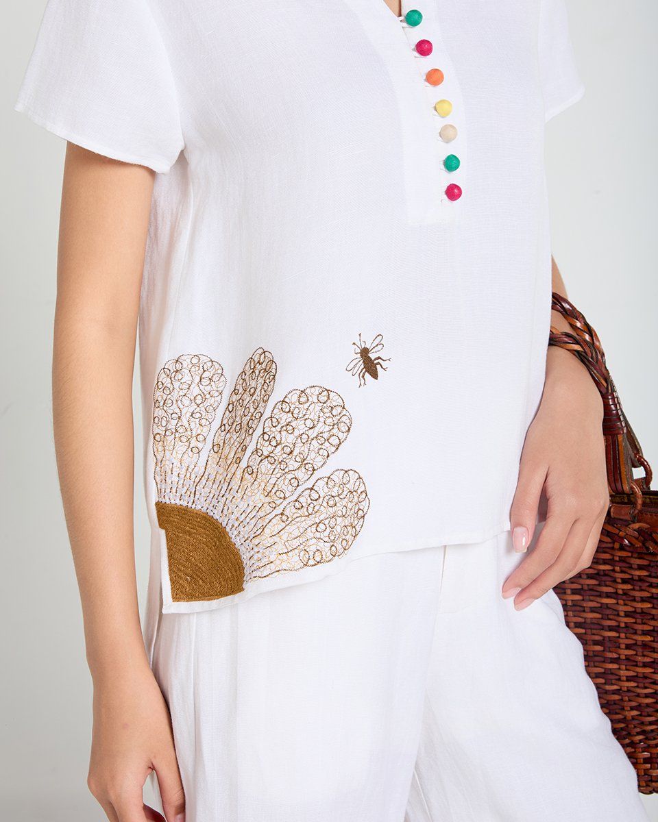 Áo Kiểu Linen Trắng Thêu A Touch Of Effortless Elegance