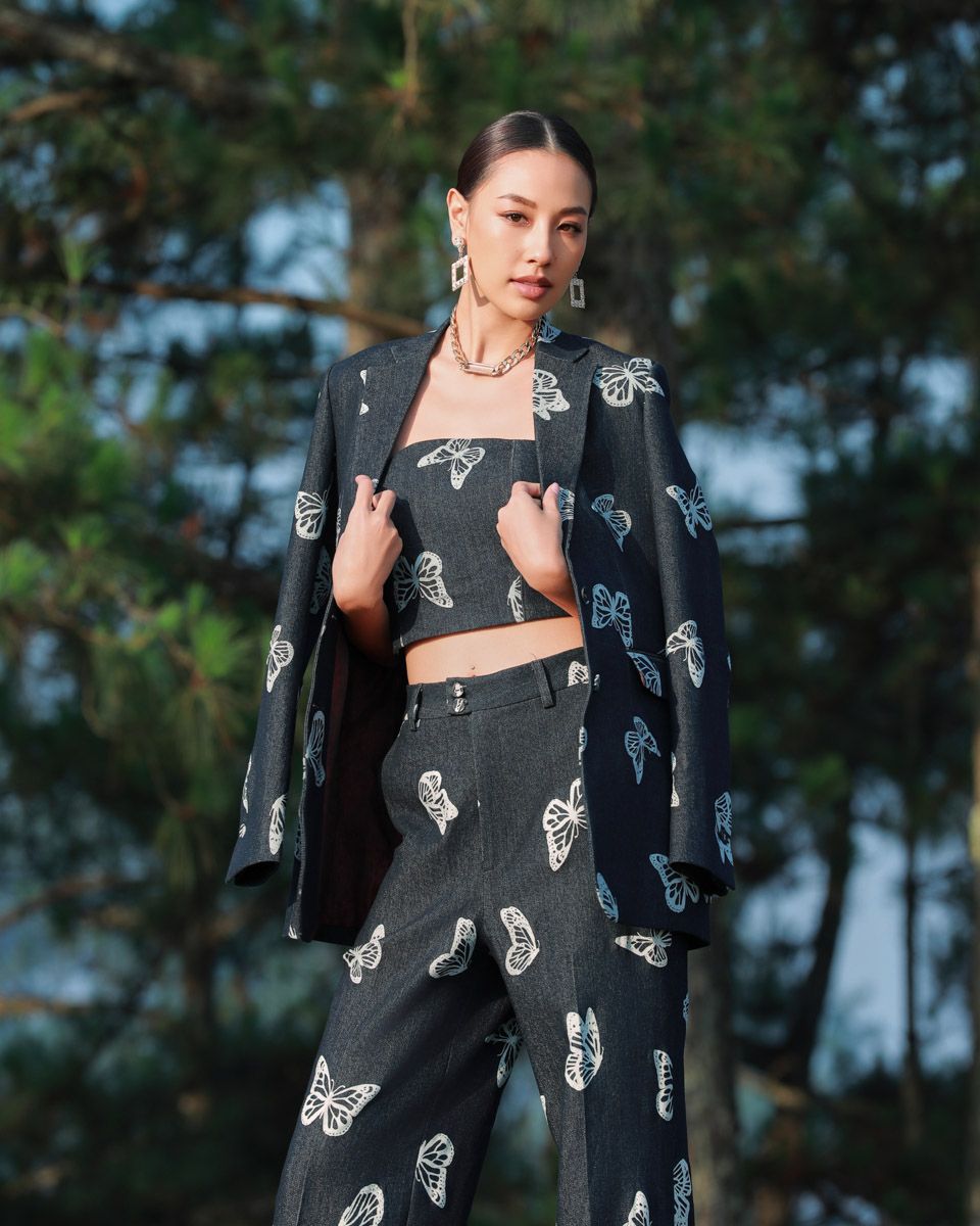 Áo Kiểu Jean Họa Tiết Into The Wood
