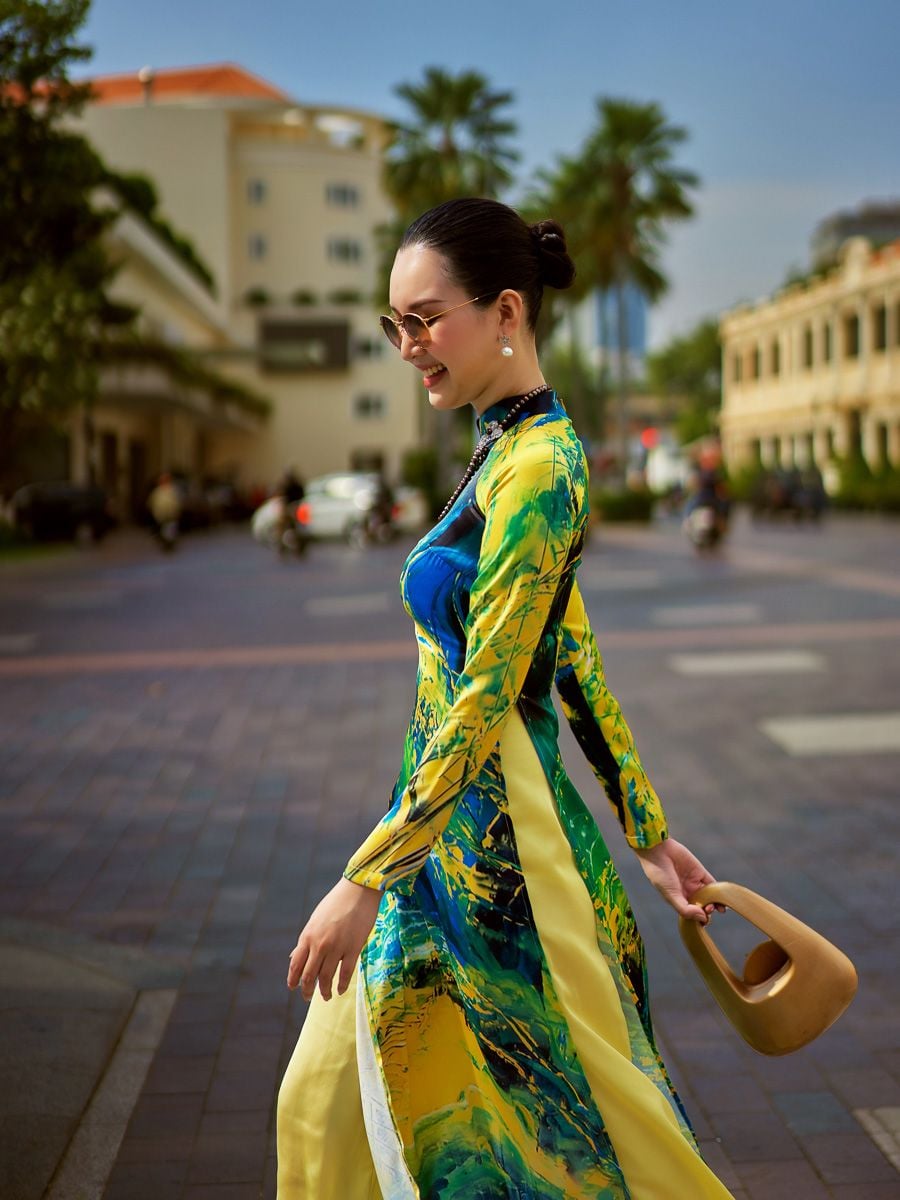 Áo Dài Lụa Họa Tiết Xanh Vàng Hồn Việt