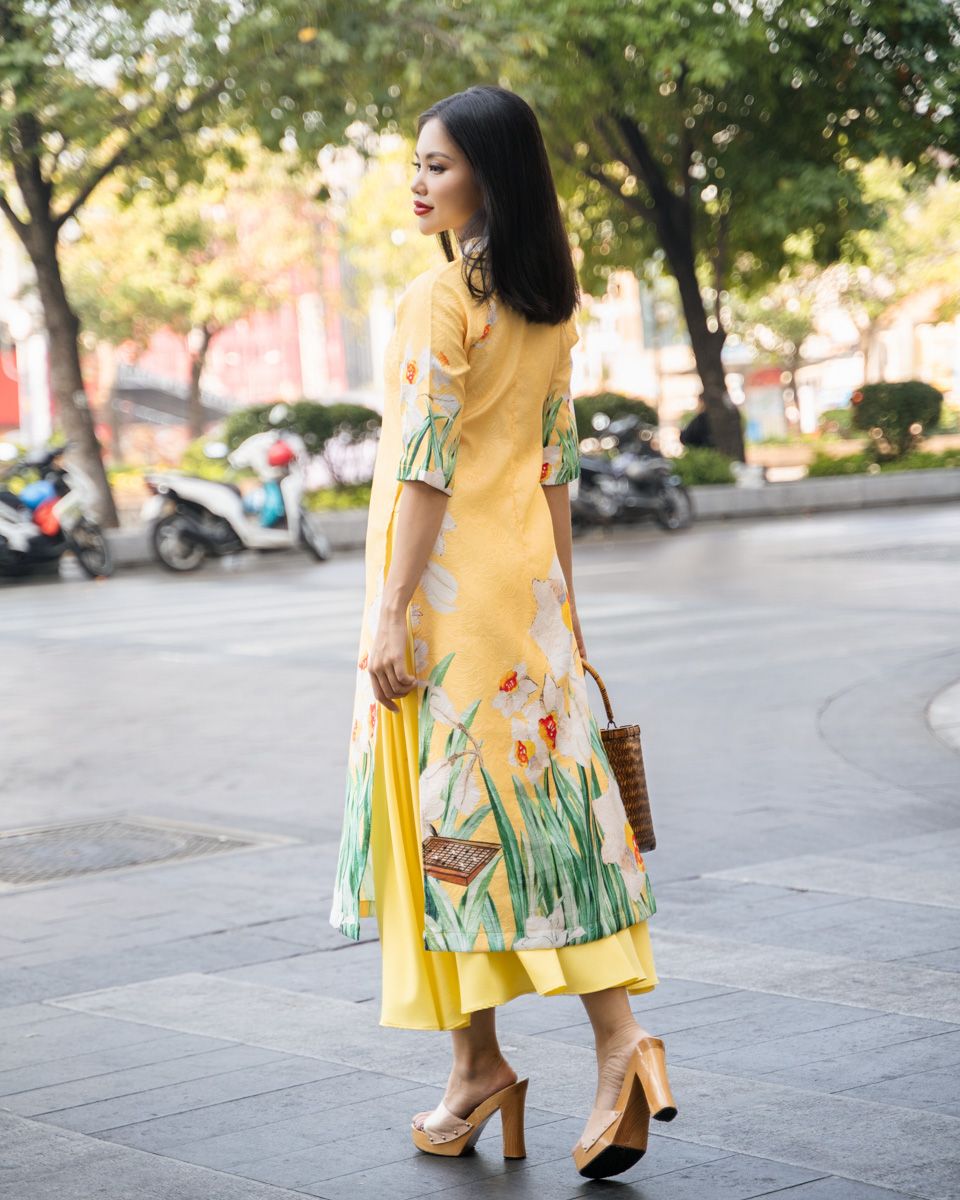 Chân Váy Lụa Vàng