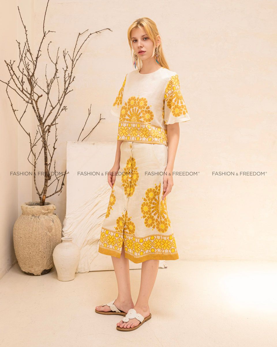 Áo Kiểu Nữ Linen Vàng Họa Tiết