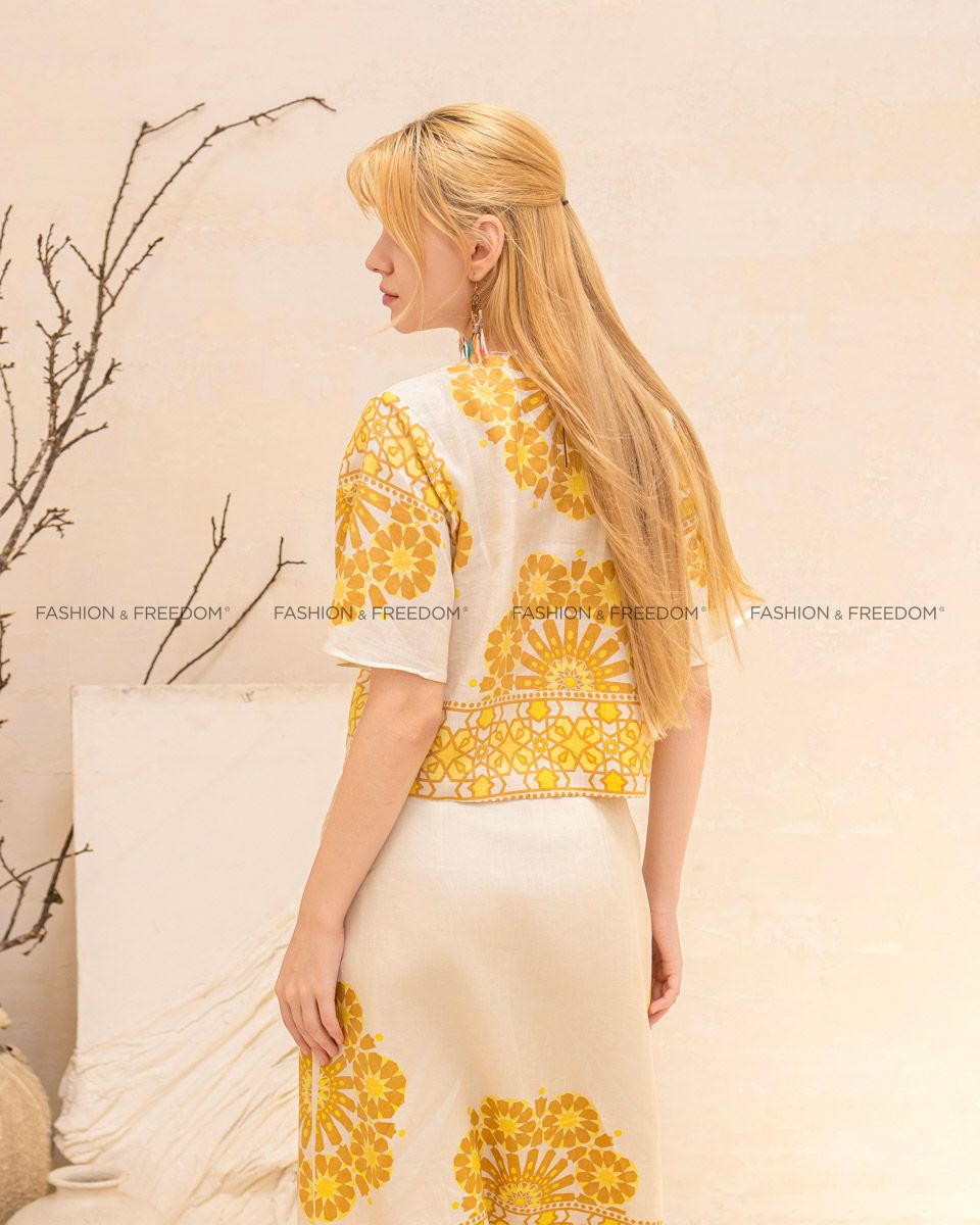 Áo Kiểu Nữ Linen Vàng Họa Tiết