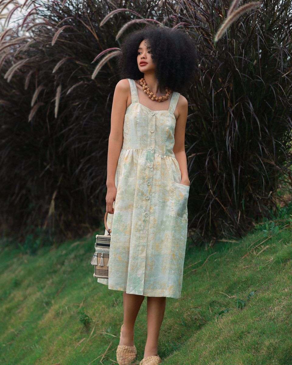 Đầm Linen Kem Hoa Xanh Into The Wood
