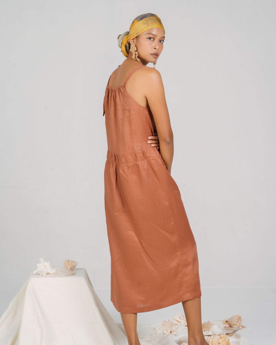Đầm Linen Nâu Đất New Linen New Horizon