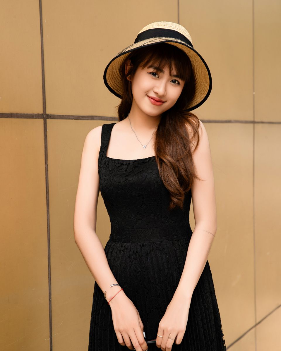 Đầm Ren Đen