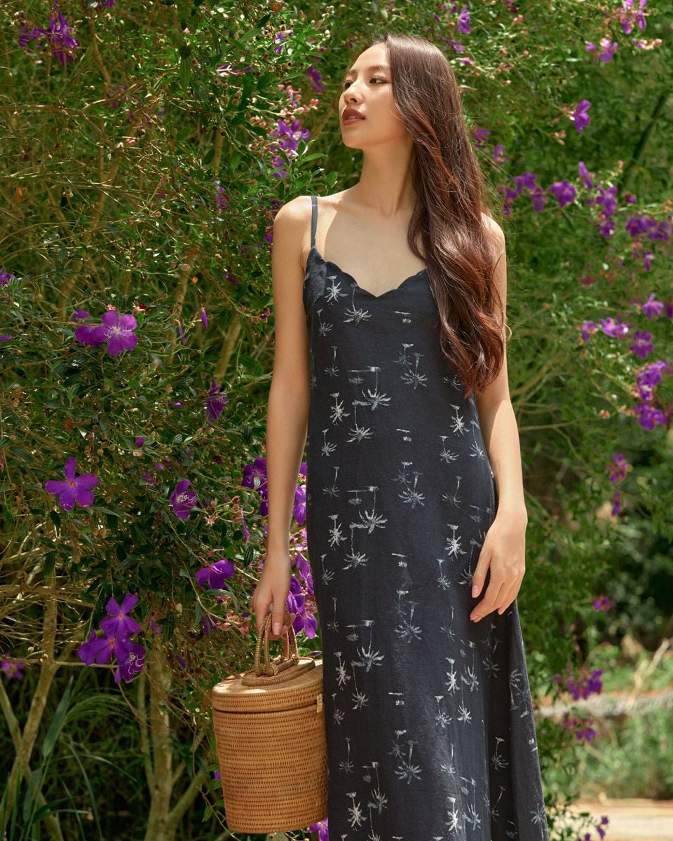 Đầm Linen Xanh Dương Họa Tiết Into The Wood