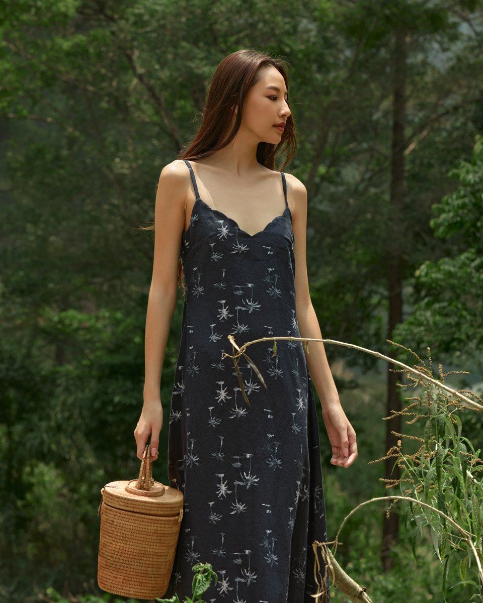 Đầm Linen Xanh Dương Họa Tiết Into The Wood