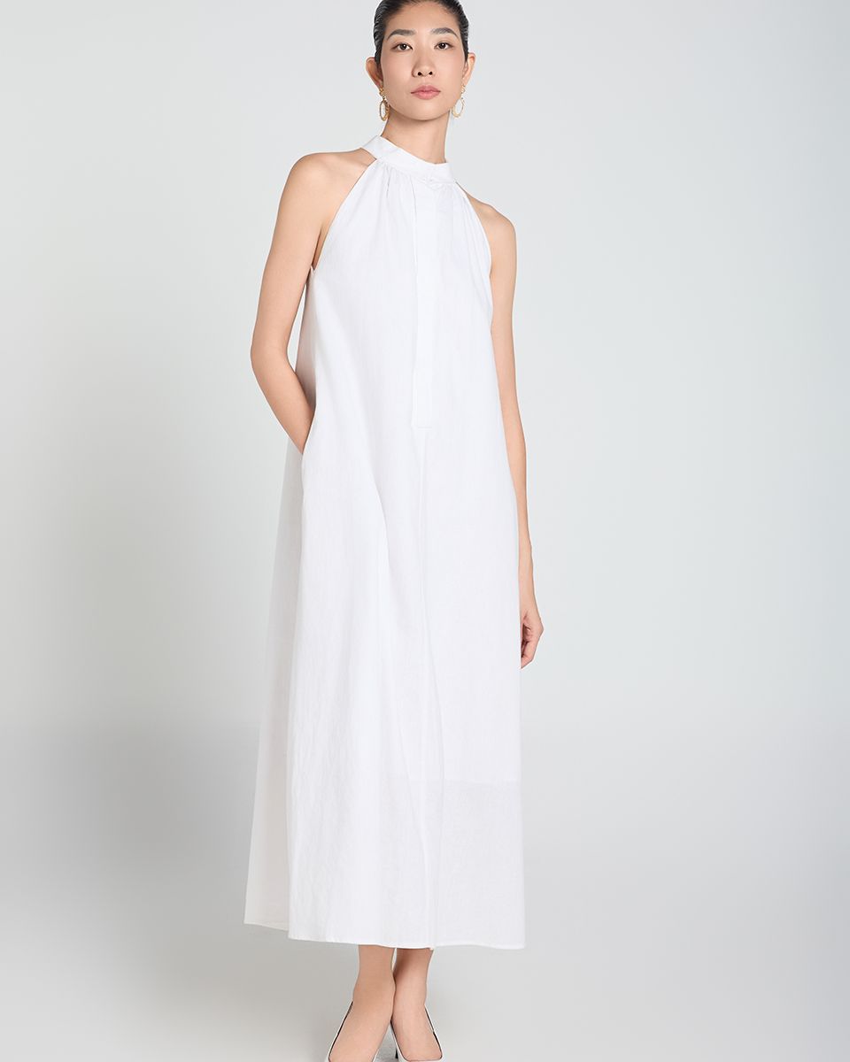 Đầm Lụa Trắng A Touch Of Effortless Elegance