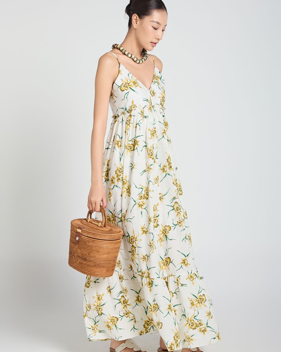 Đầm Linen Trắng Hoa Xanh A Touch Of Effortless Elegance
