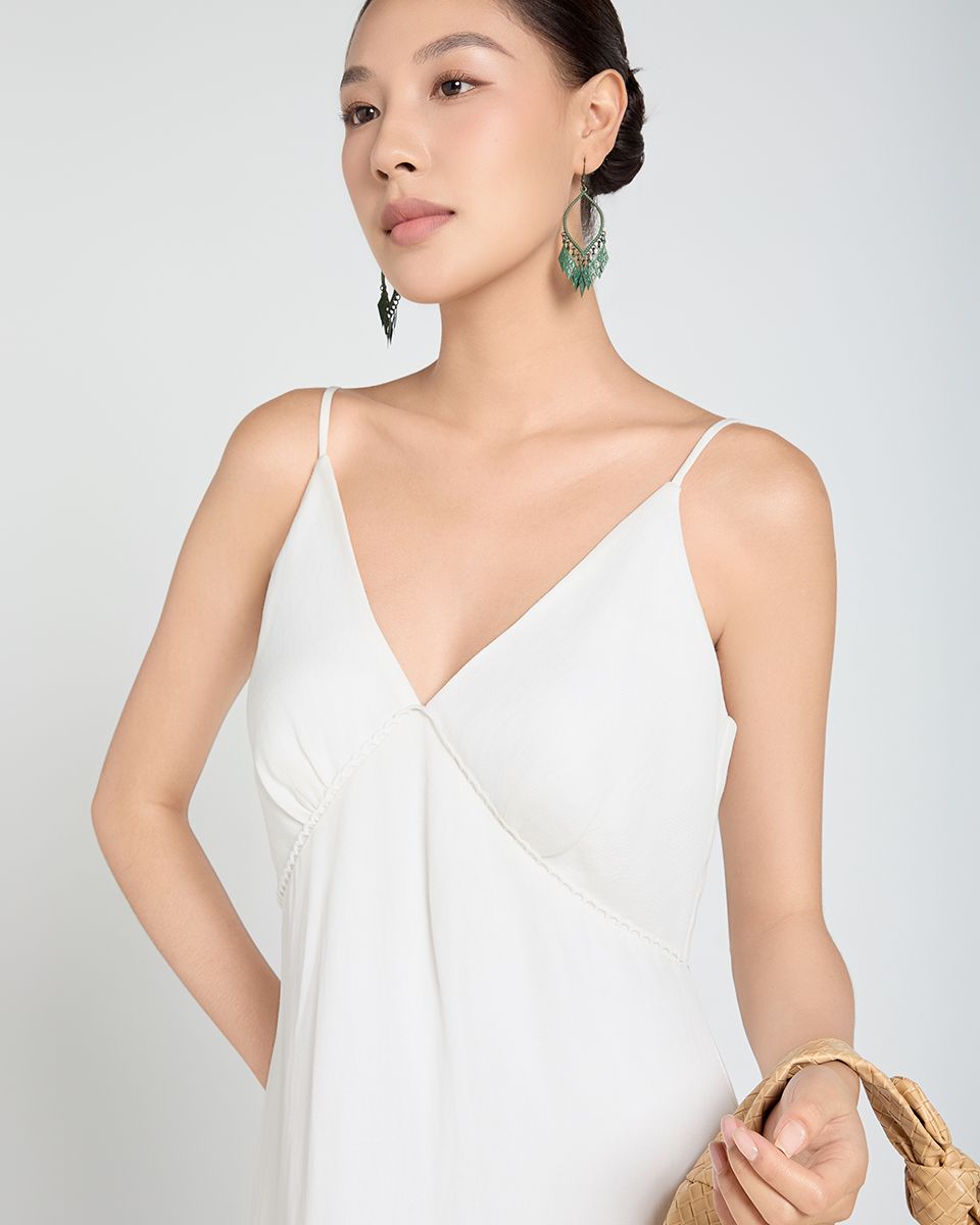 Đầm Linen Trắng A Touch Of Effortless Elegance