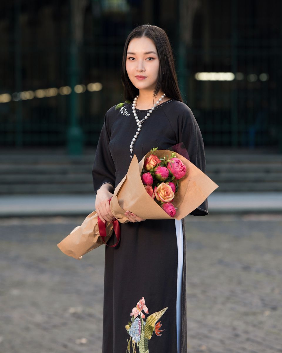 Áo Dài Linen Đen Hòn Ngọc Viễn Đông