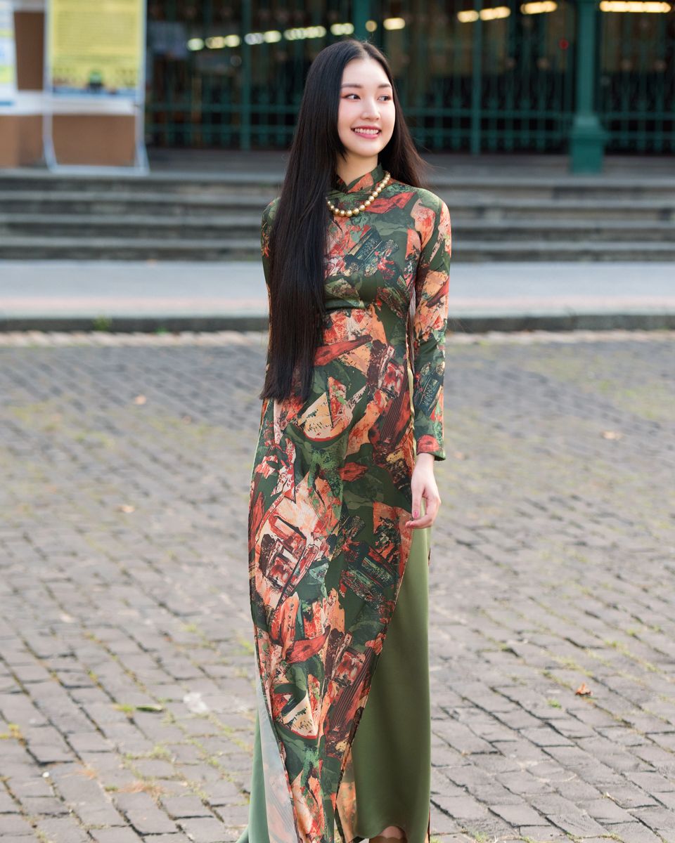 Áo Dài Lụa Xanh Rêu Hòn Ngọc Viễn Đông