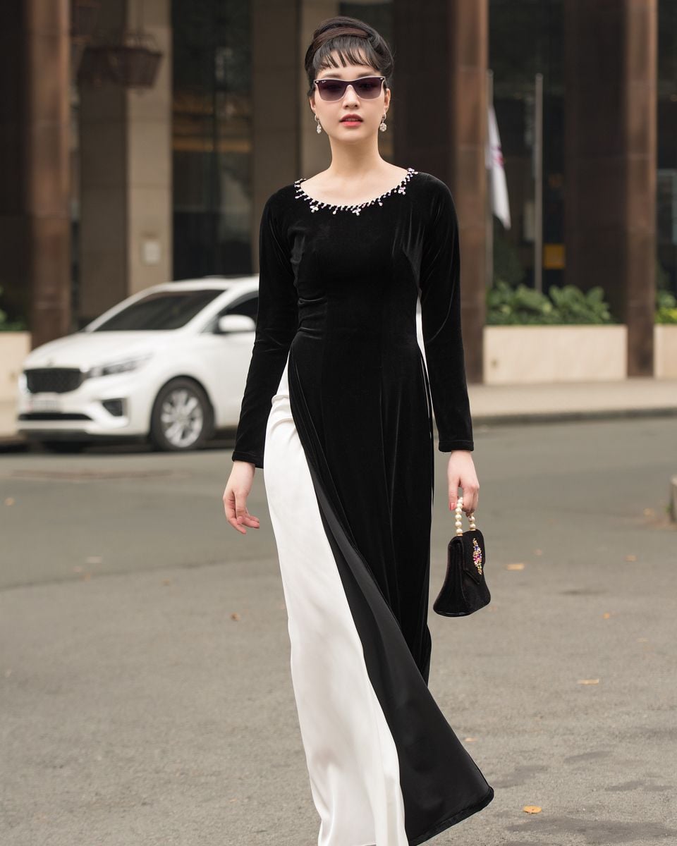 Áo Dài Nhung Đen Hòn Ngọc Viễn Đông