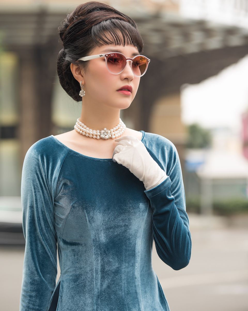 Áo Dài Nhung Xanh Biển Hòn Ngọc Viễn Đông