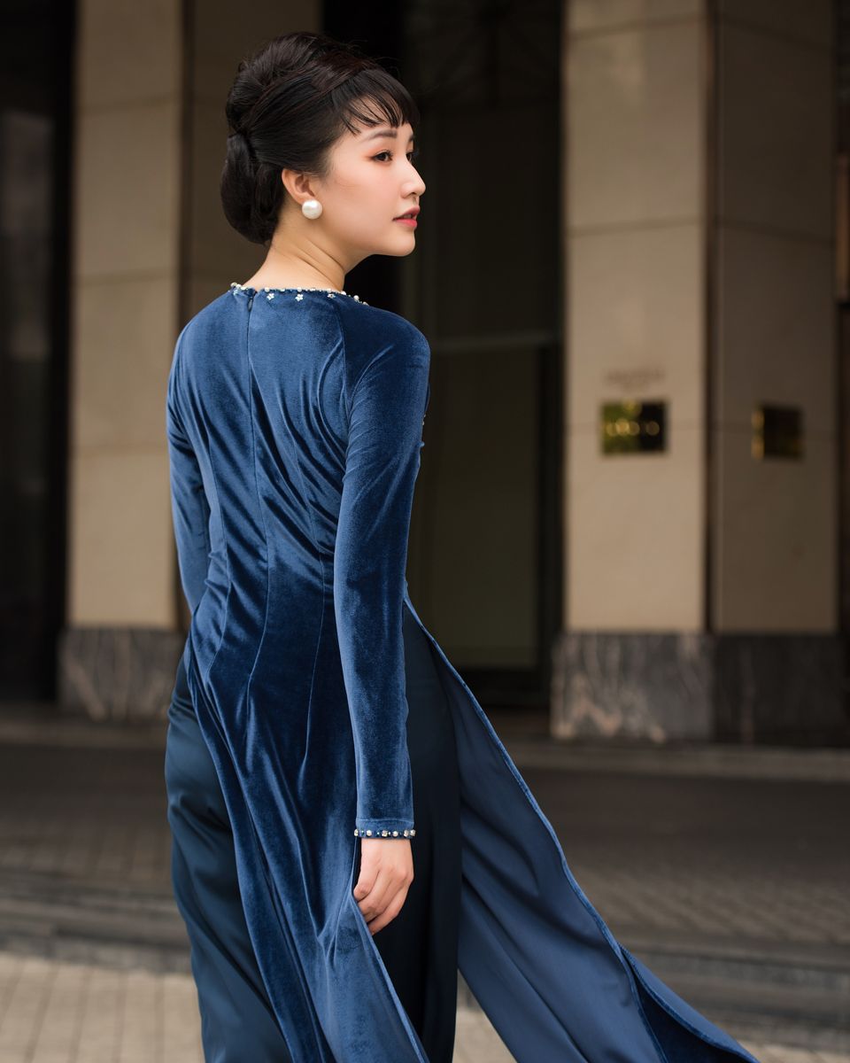 Áo Dài Nhung Xanh Kết Đá Hòn Ngọc Viễn Đông