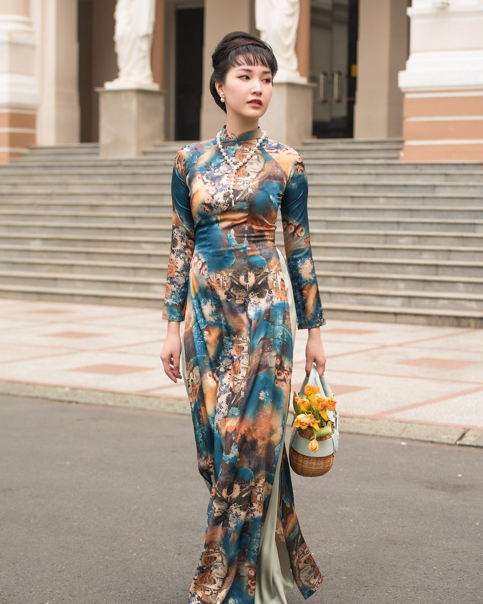 Áo Dài Lụa Xanh Dương Hòn Ngọc Viễn Đông