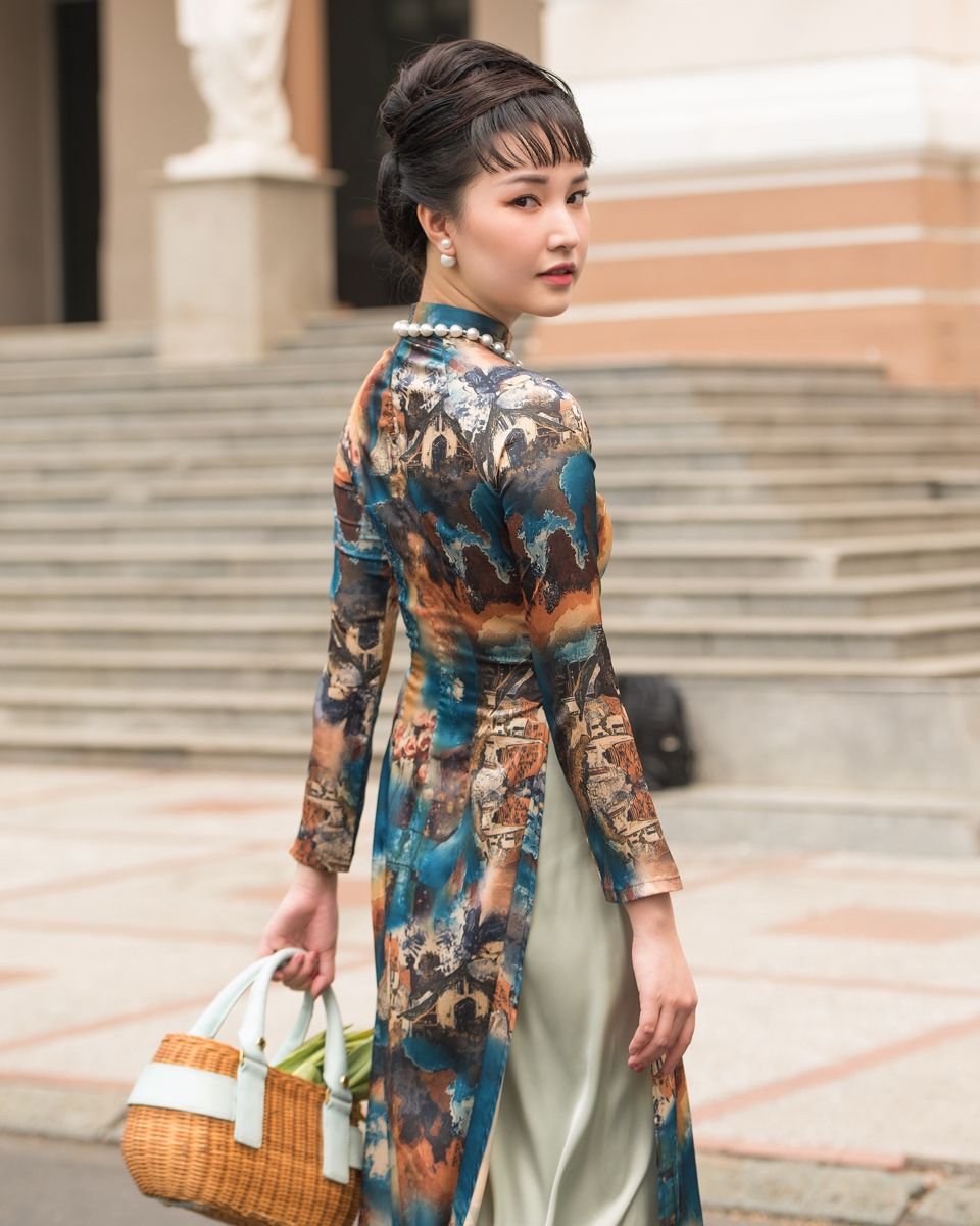 Áo Dài Lụa Xanh Dương Hòn Ngọc Viễn Đông