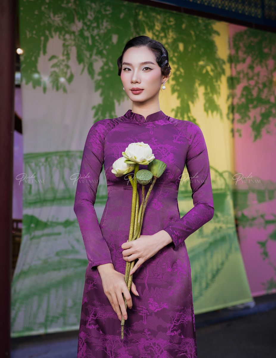 Áo Dài Lụa Tím Đậm Pride Việt Nam
