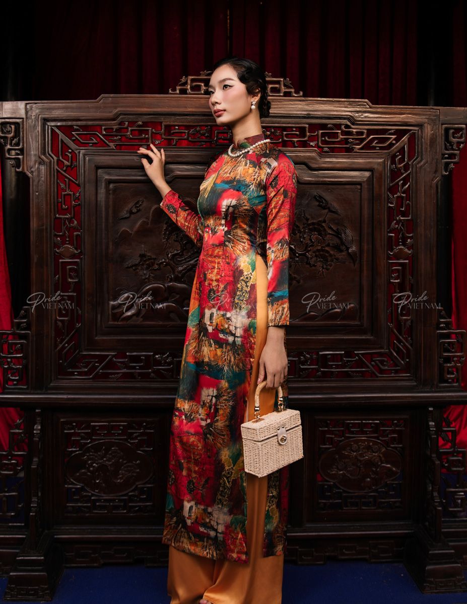 Áo Dài Lụa Đỏ Nhiều Màu Hòn Ngọc Viễn Đông