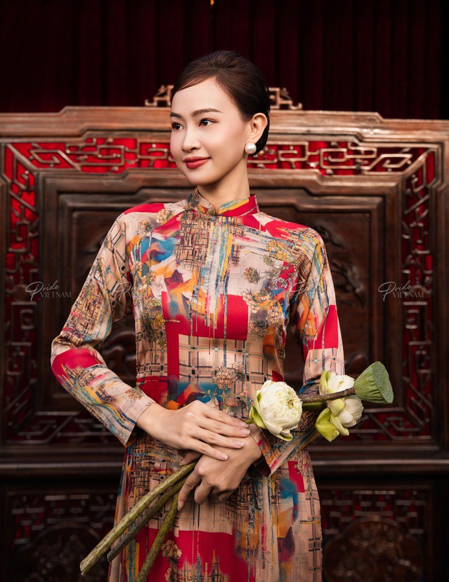 Áo Dài Lụa Kem Đỏ Hòn Ngọc Viễn Đông
