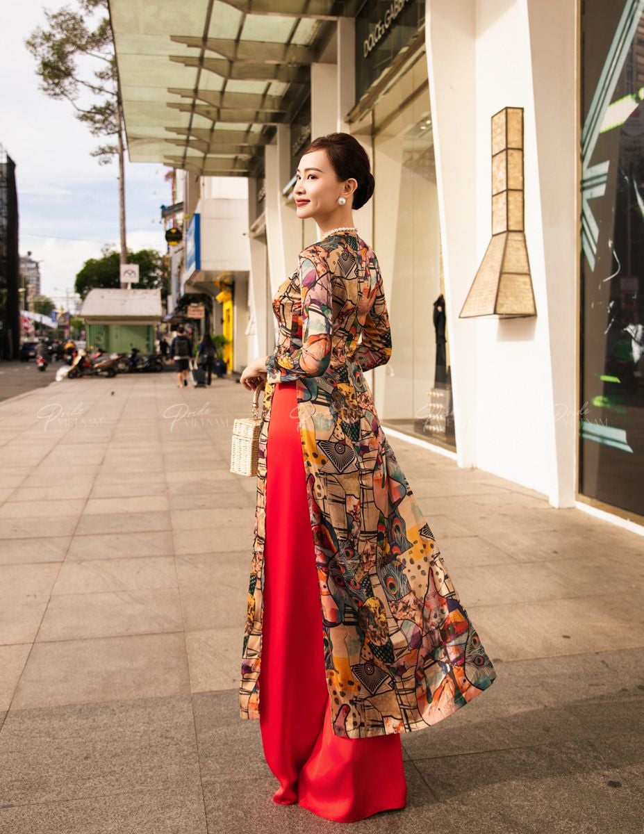 Áo Dài Lụa Kem Gems Of Vietnam