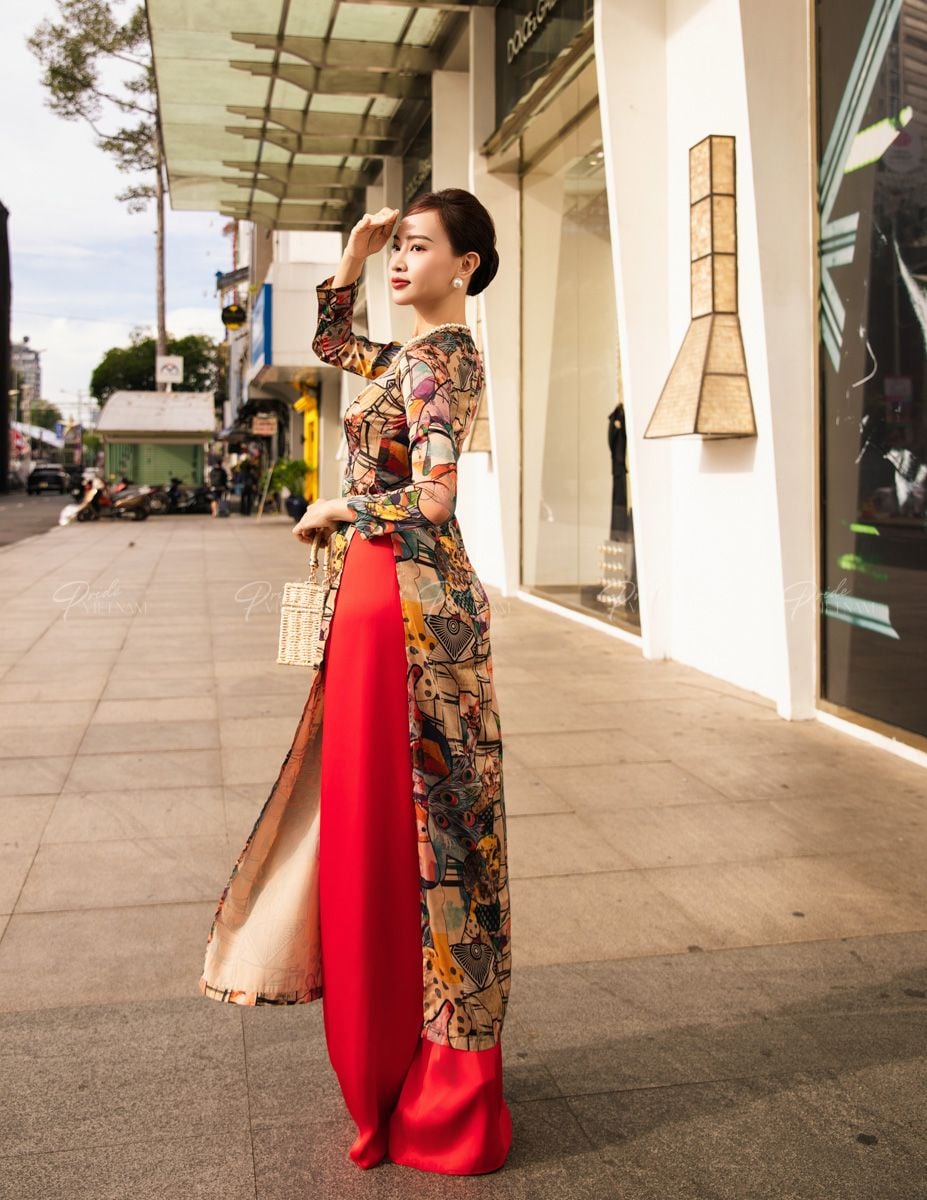 Áo Dài Lụa Kem Gems Of Vietnam