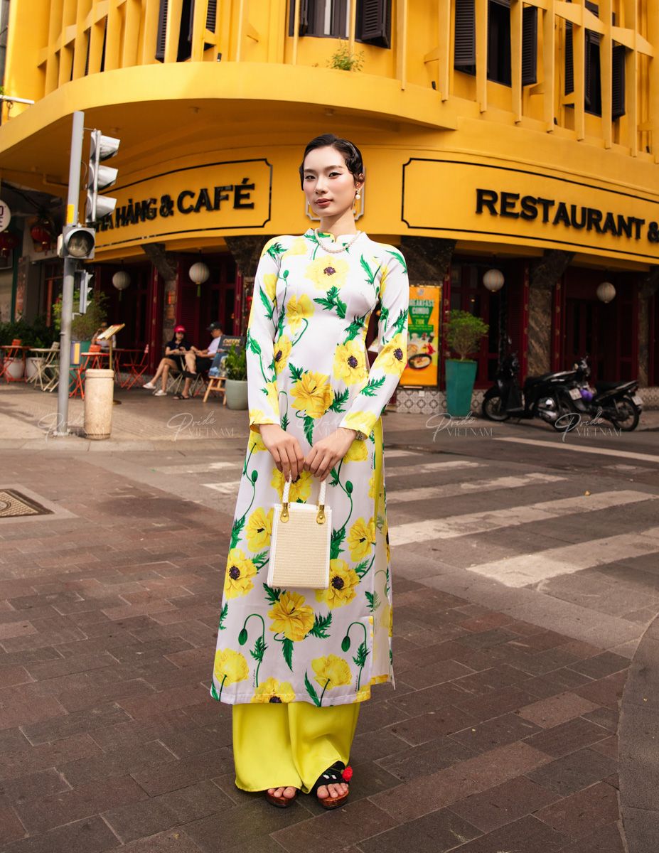 Áo Dài Lụa Họa Tiết Trắng Hoa Vàng  Hồn Việt