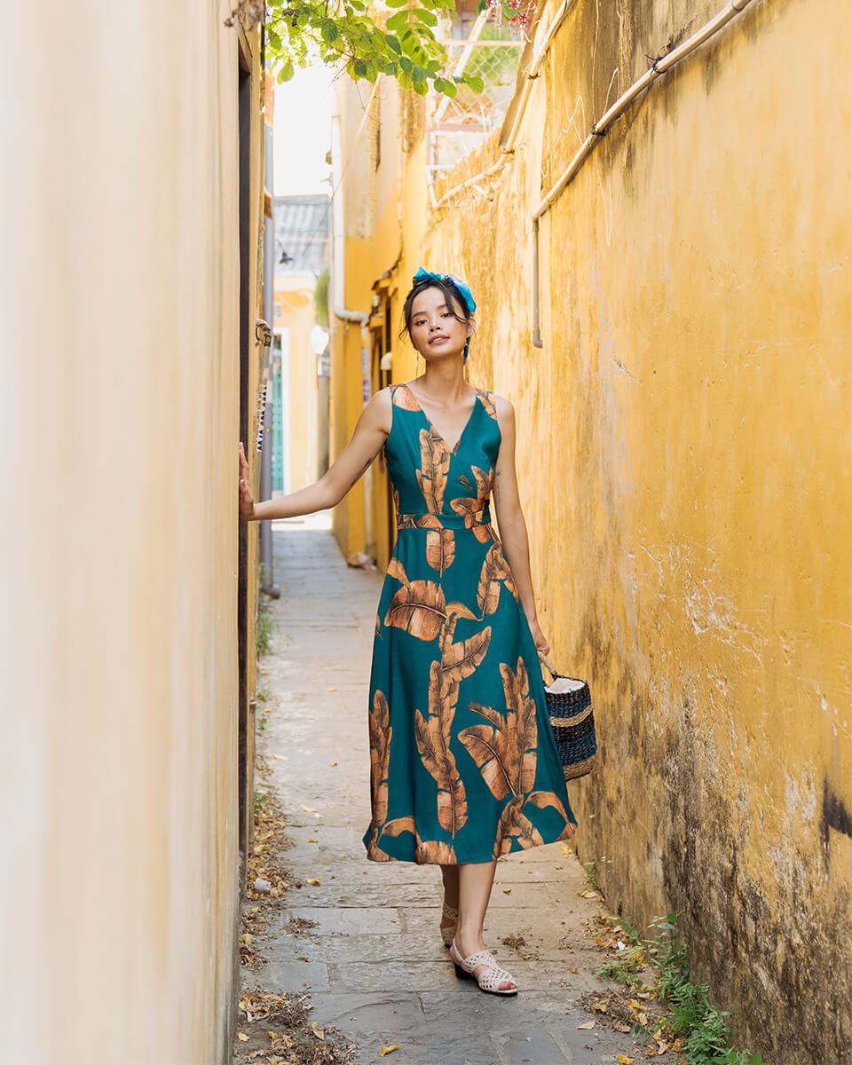 Đầm Lụa Xanh Mordern Meets Heritage