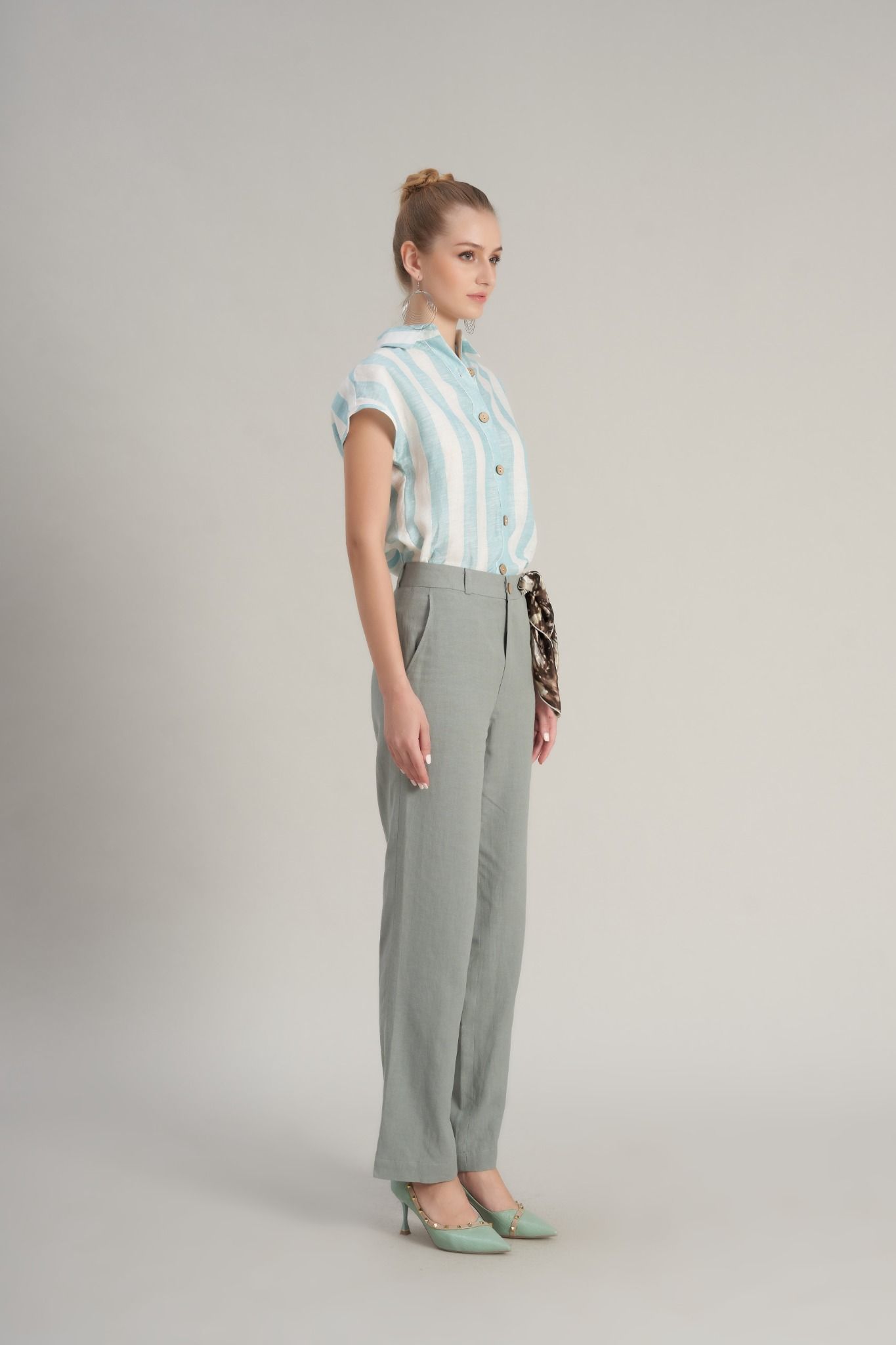 Quần Dài Linen Nữ Ngọc Nhạt