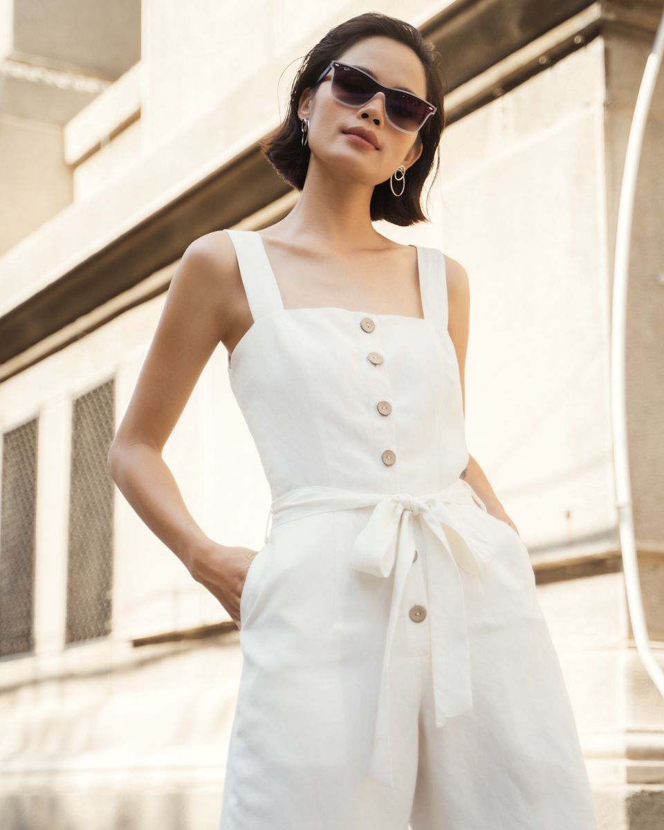 Jumpsuit Linen Trắng Becoming Unveil