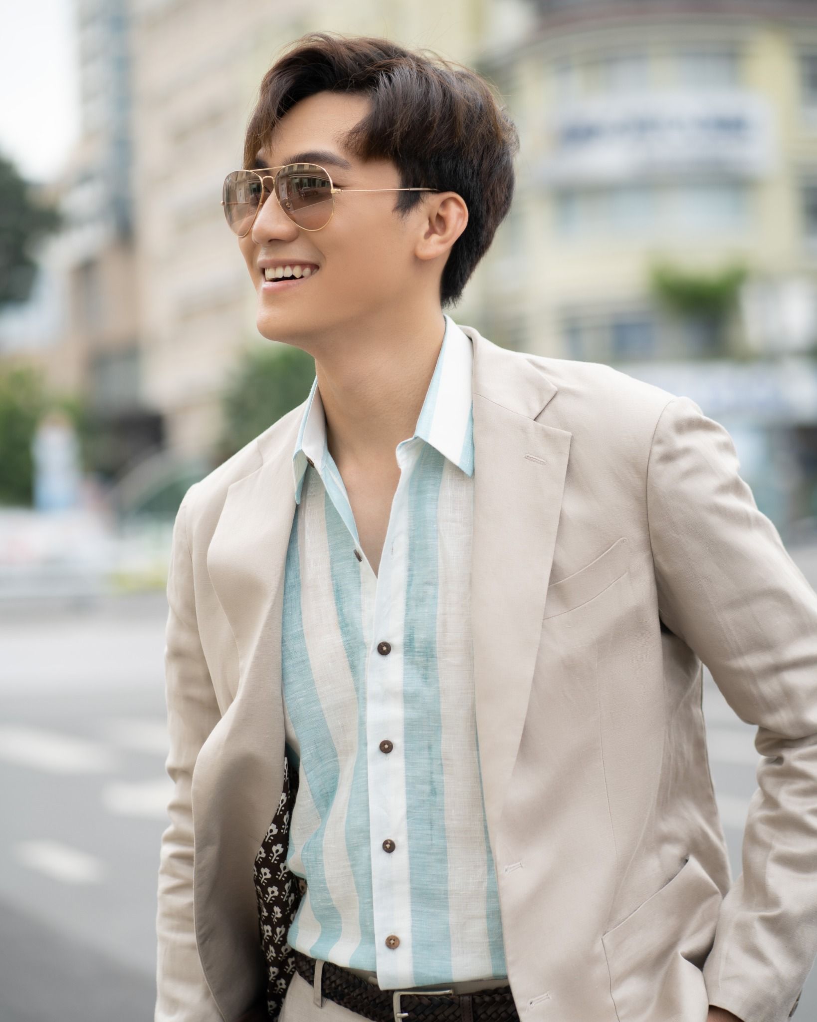 Áo Sơ Mi Linen Trắng Sọc Xanh