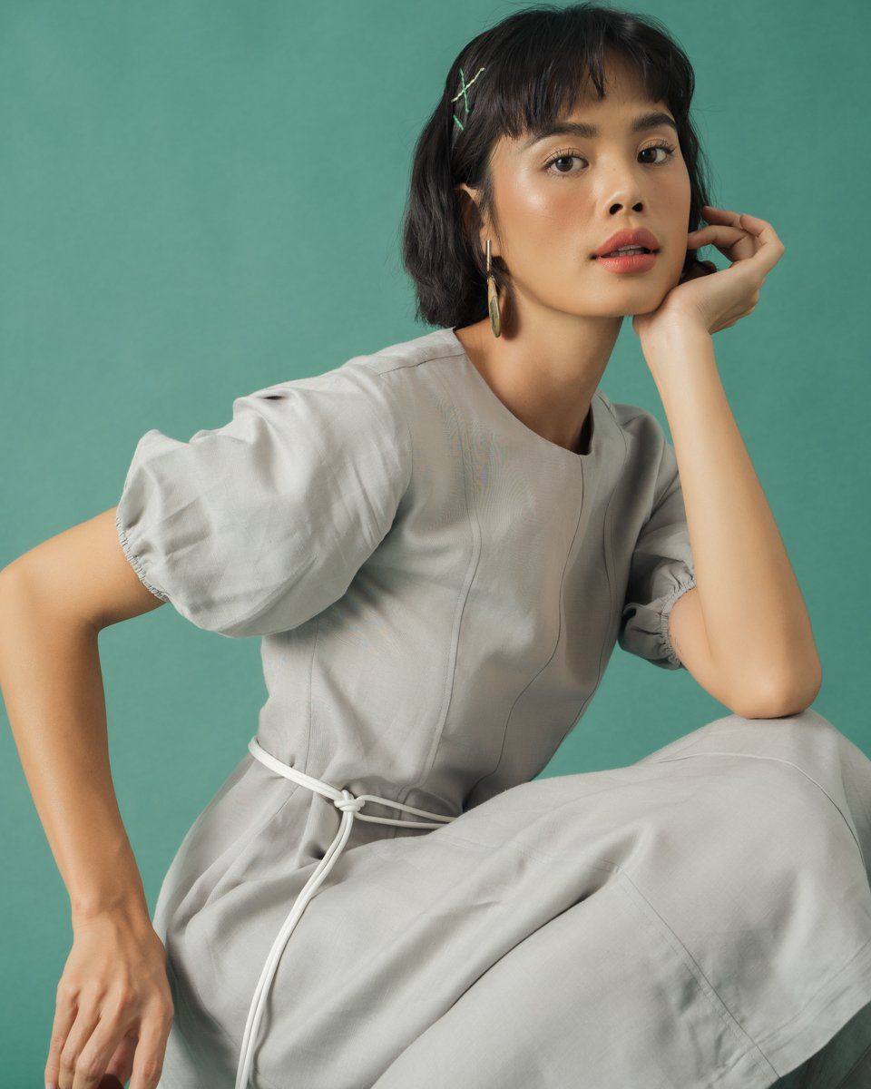 Đầm Linen Xám Becoming Discover