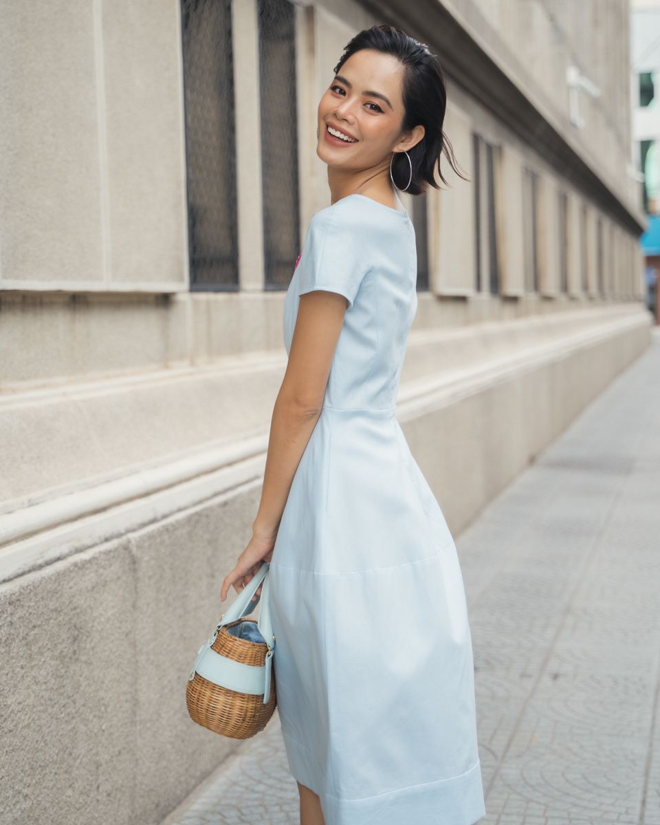 Đầm Linen Xanh Becoming Unveil