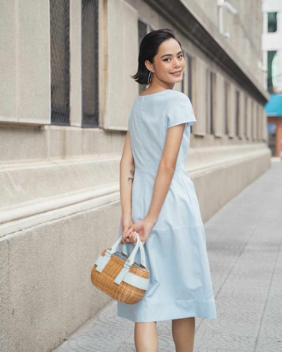 Đầm Linen Xanh Becoming Unveil