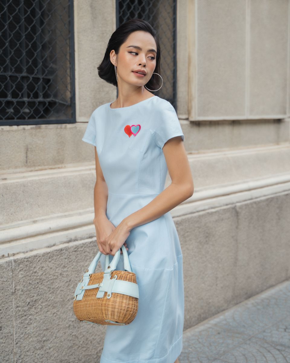 Đầm Linen Xanh Becoming Unveil