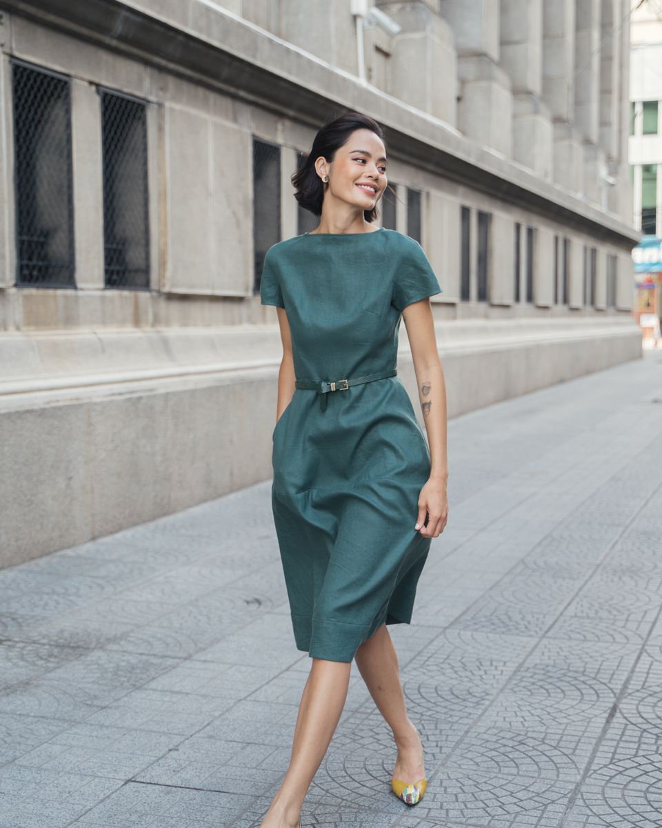 Đầm Linen Xanh Cổ Vịt Becoming Unveil