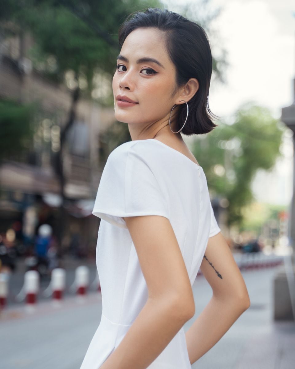 Đầm Linen Trắng Becoming Unveil